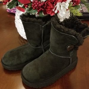 Ugg Bailey Button- kid size 11